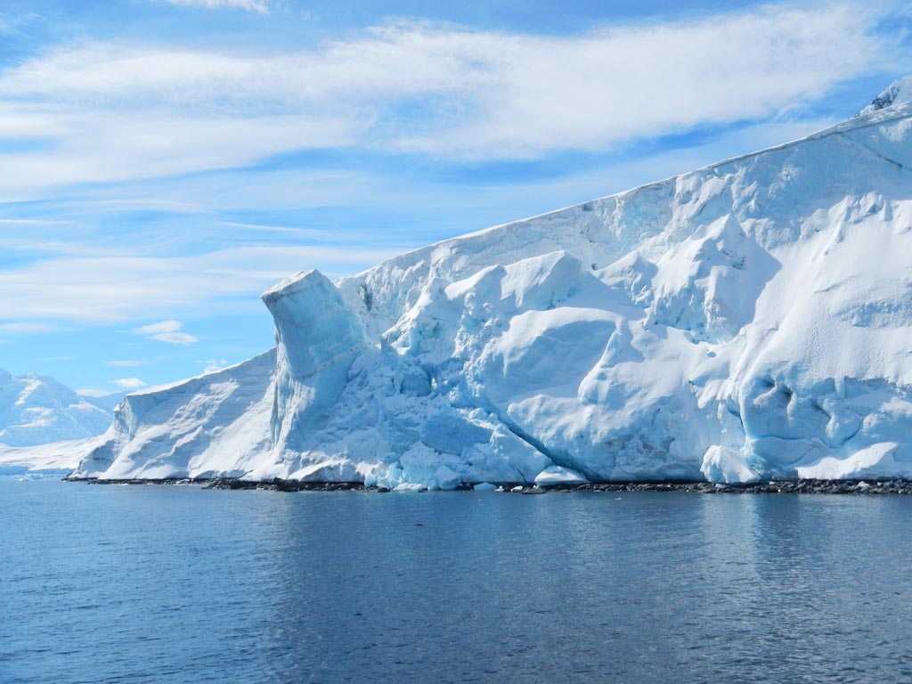 Antarctique - Bloc prêt à s'effondrer