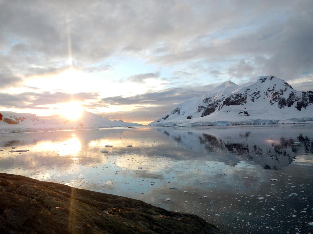 Antarctique - Sunset sur glace